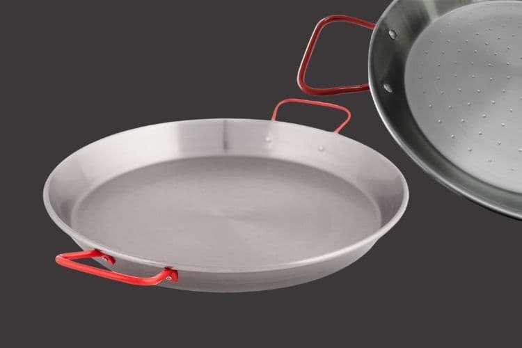 Made from carbon steel - best material for paella pan